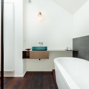Deluxe Double Room Bath